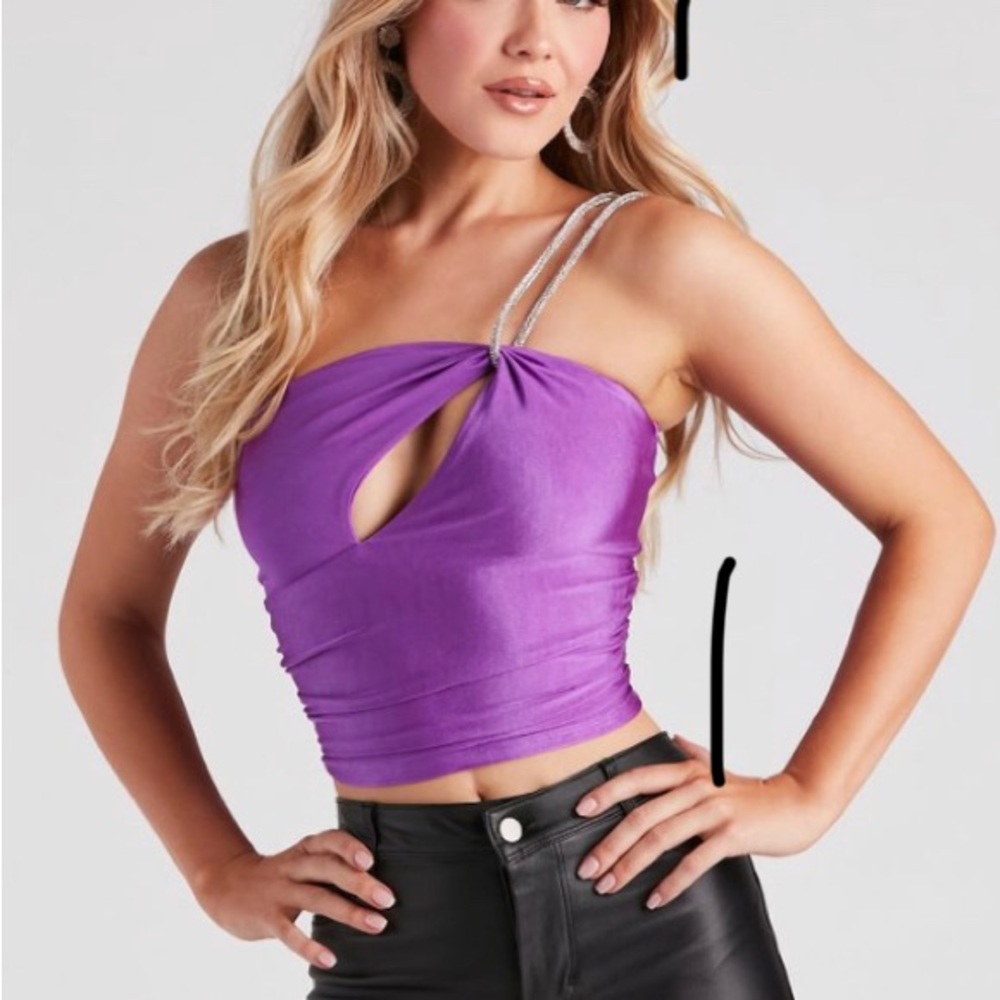 Windsor top (white, not purple)
